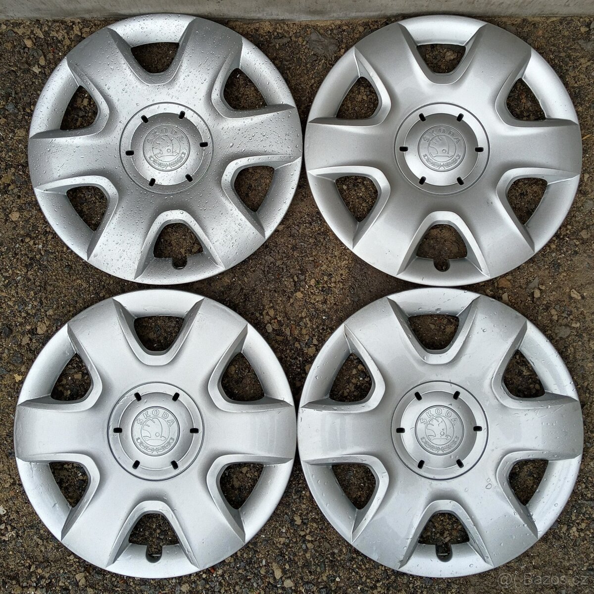 Poklice Škoda r15 č014
