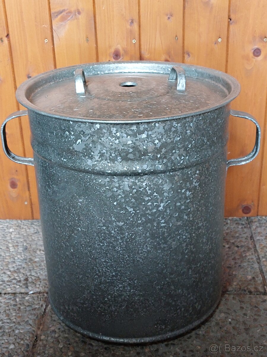 Zavařovací hrnec.