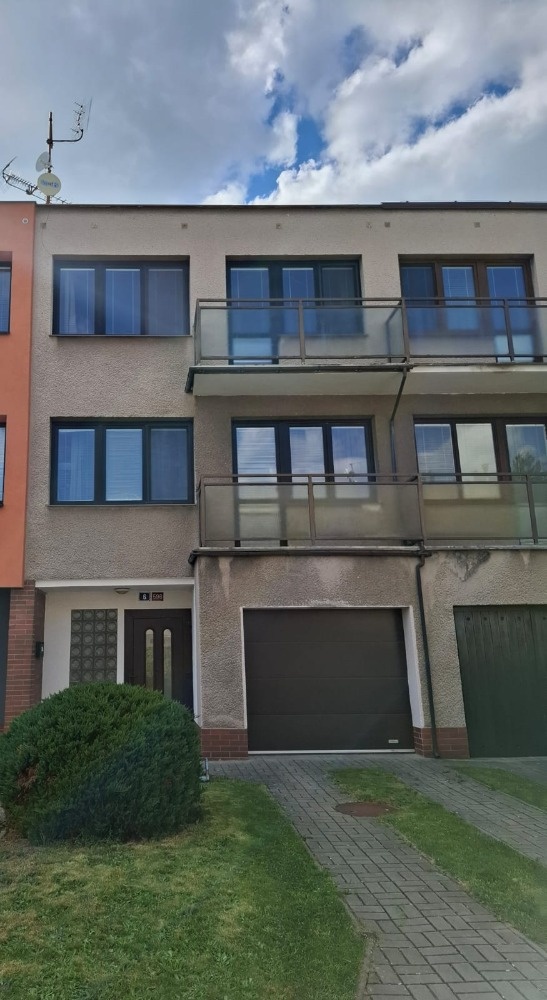 Pronájem řadového domu 5+1,184 m2 - HK, ul.Ovocnářská