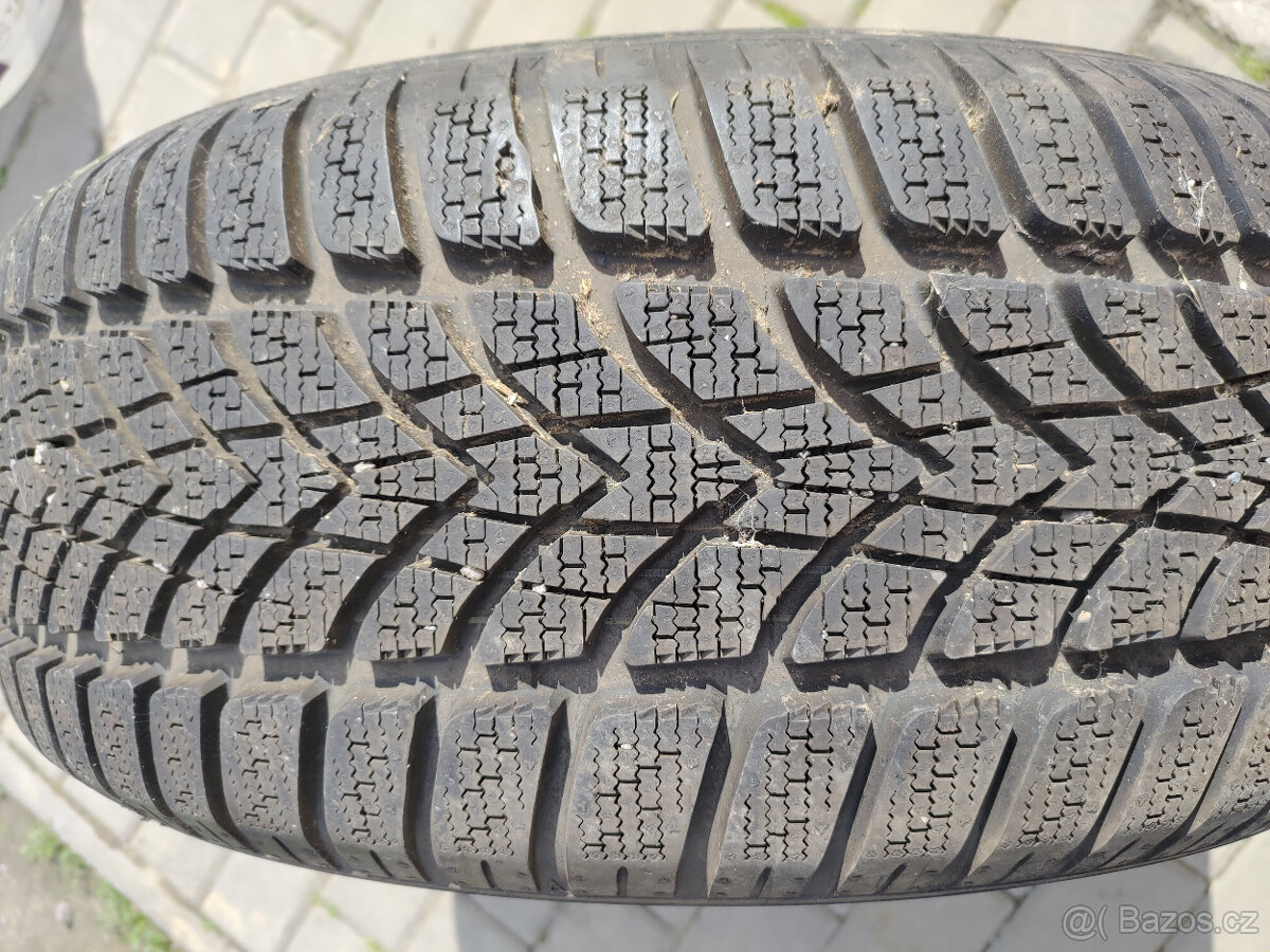 Prodám zcela novou zimní pneumatiku Dunlop 205/55R16
