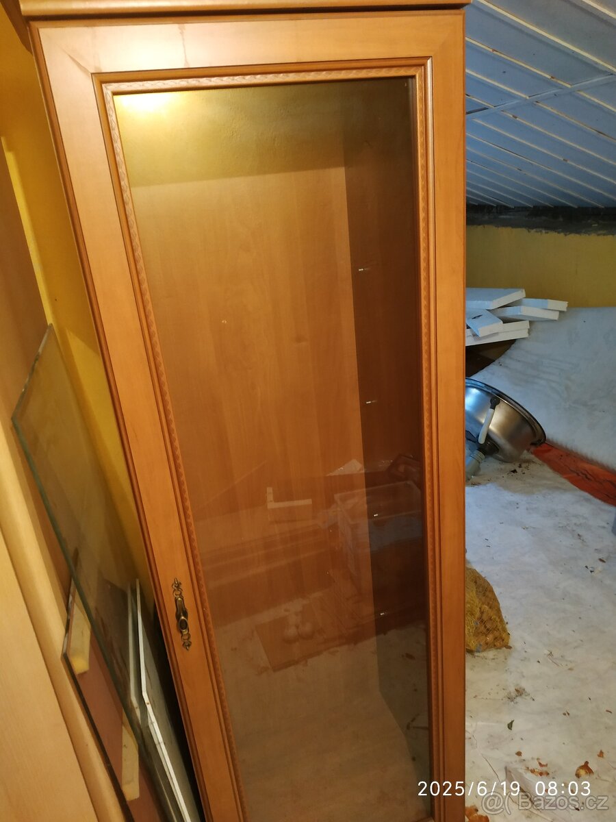Prodám skříně