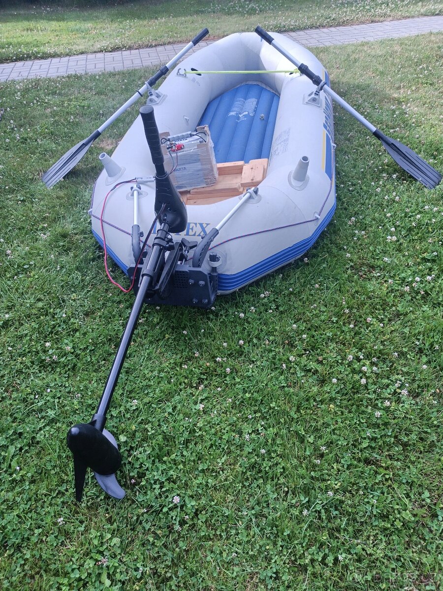 Prodám člun SeeHawk s el. motorem