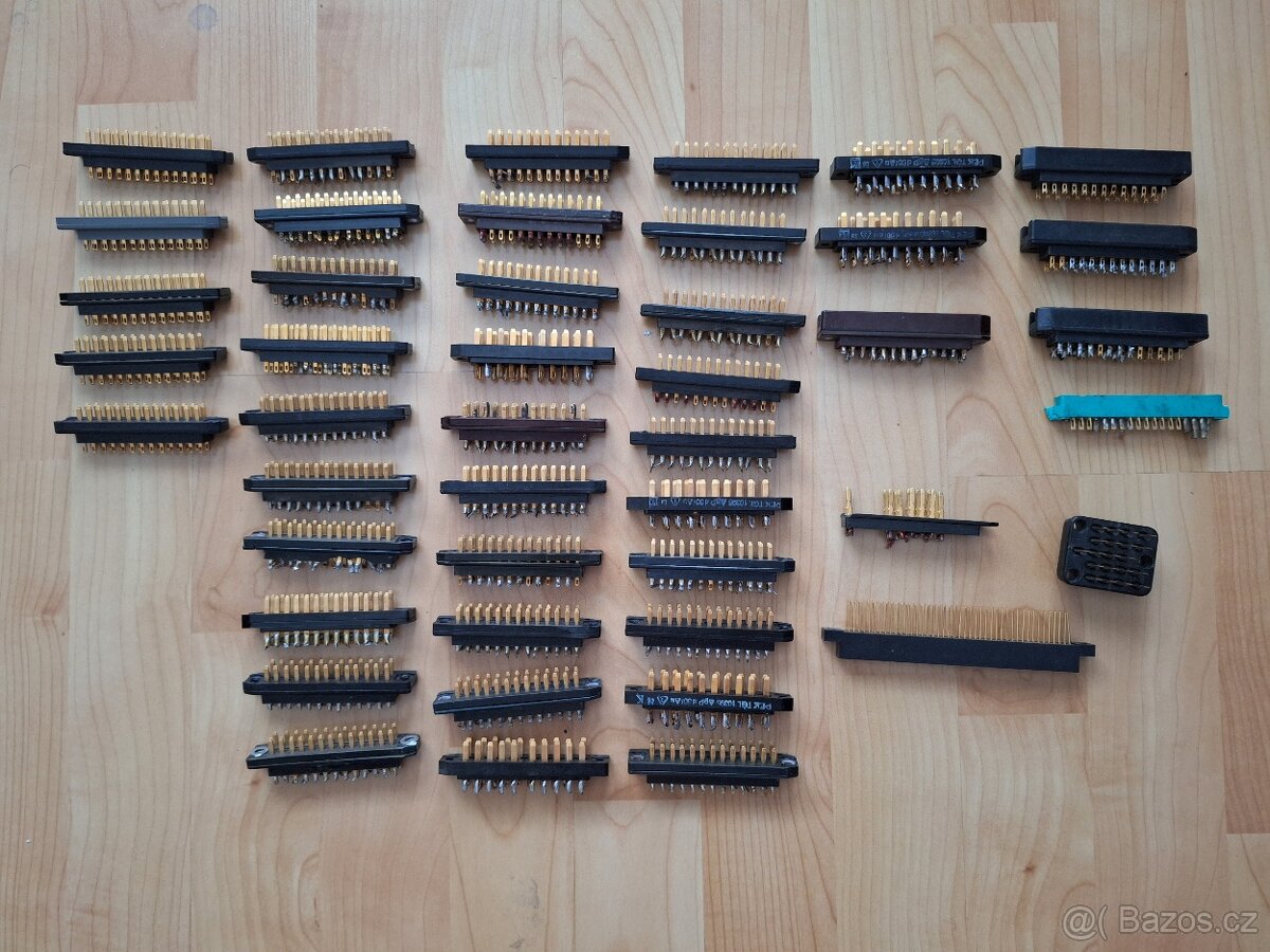 prodám zlaté URS konektory, perfektní stav, celkem 45ks