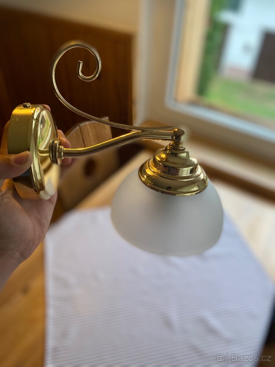 Nástěnná lampička
