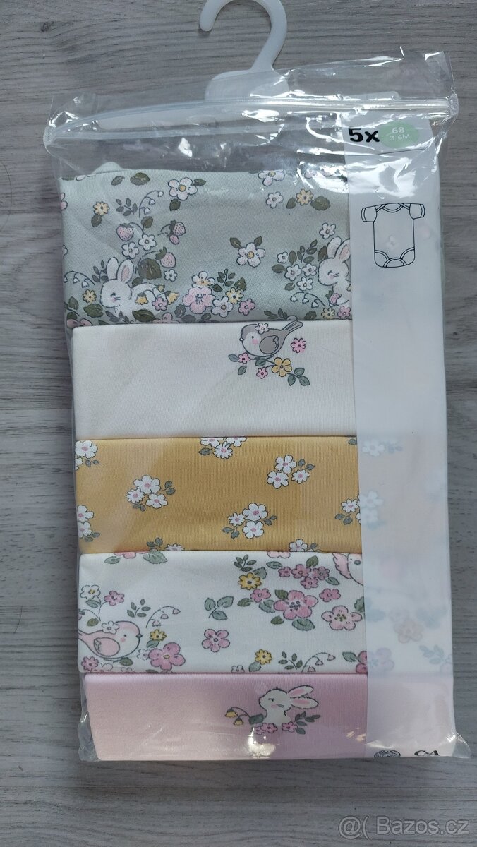 Bodyčka vel. 68 a 74 C&A