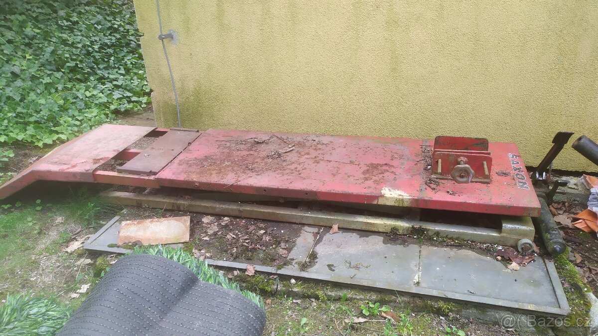 Zdviž na motorky