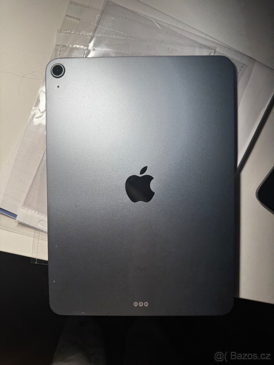 iPad Air 4 generace 2020 na náhradní díly