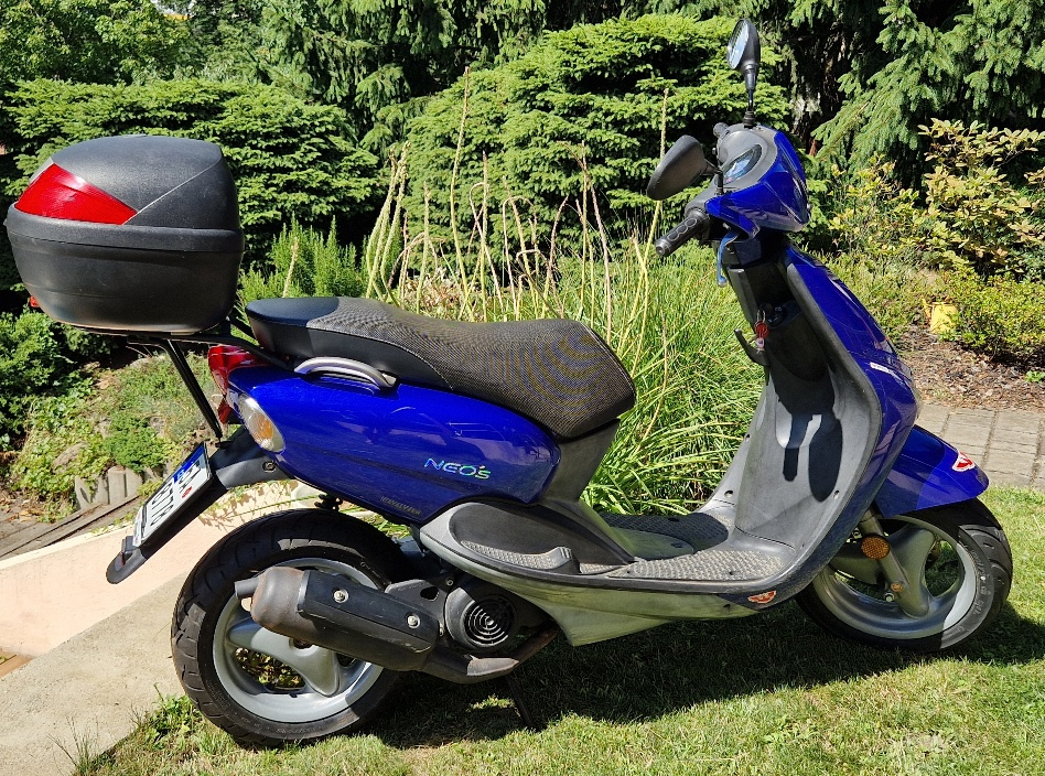 Yamaha Neos 50 ccm modrý