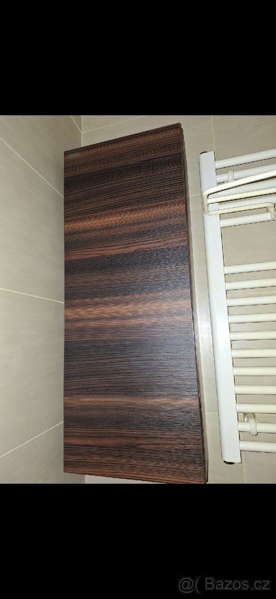 Prodává se střední skříňka Jika Cubito Pure