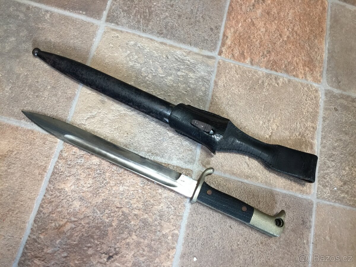 bodák bajonet s pouzdrem a pochvou