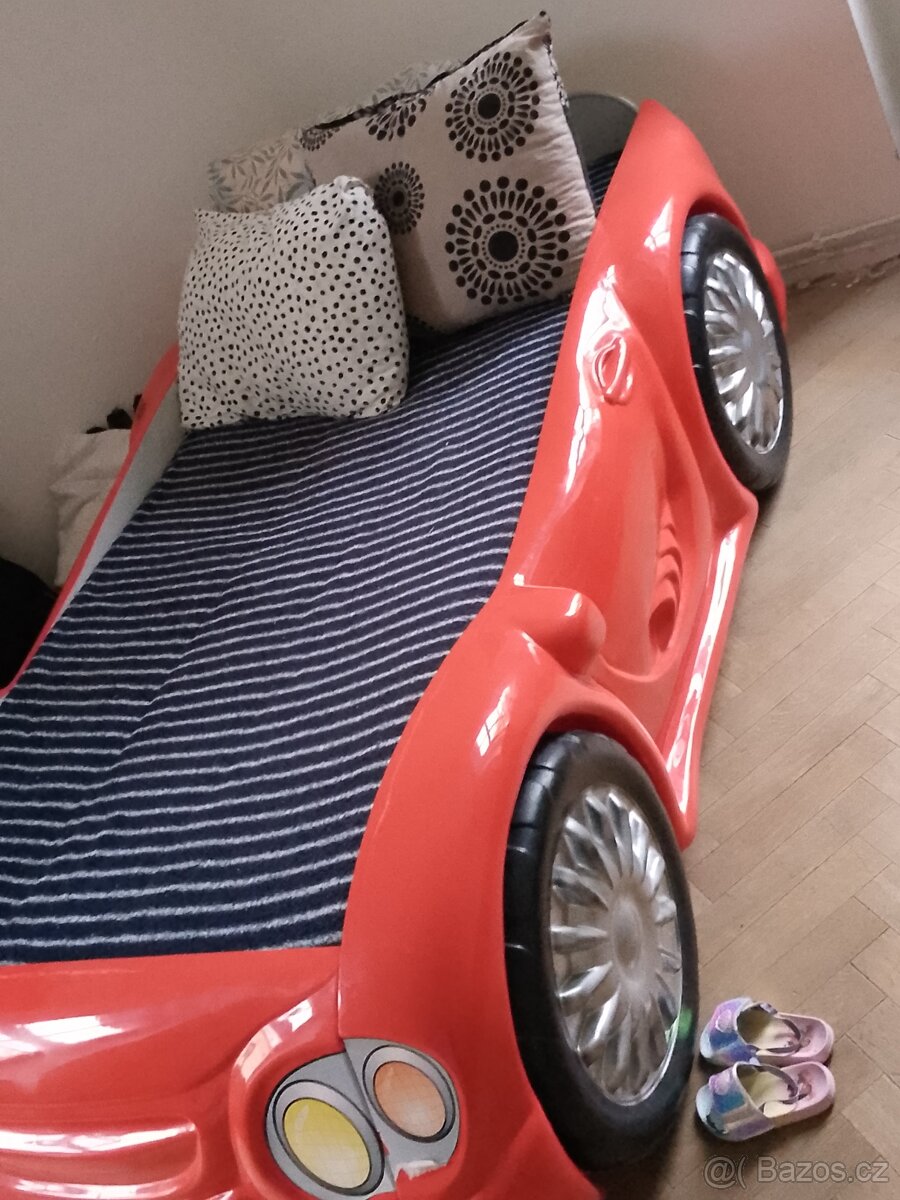 Prodám dětskou auto postel SPĚCHÁ