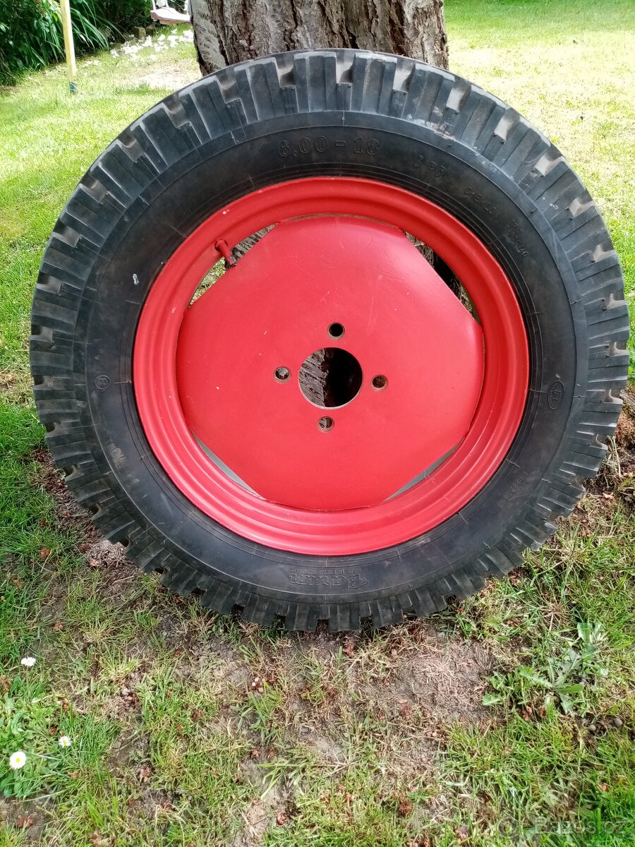 Prodám kolo Zetor 4011