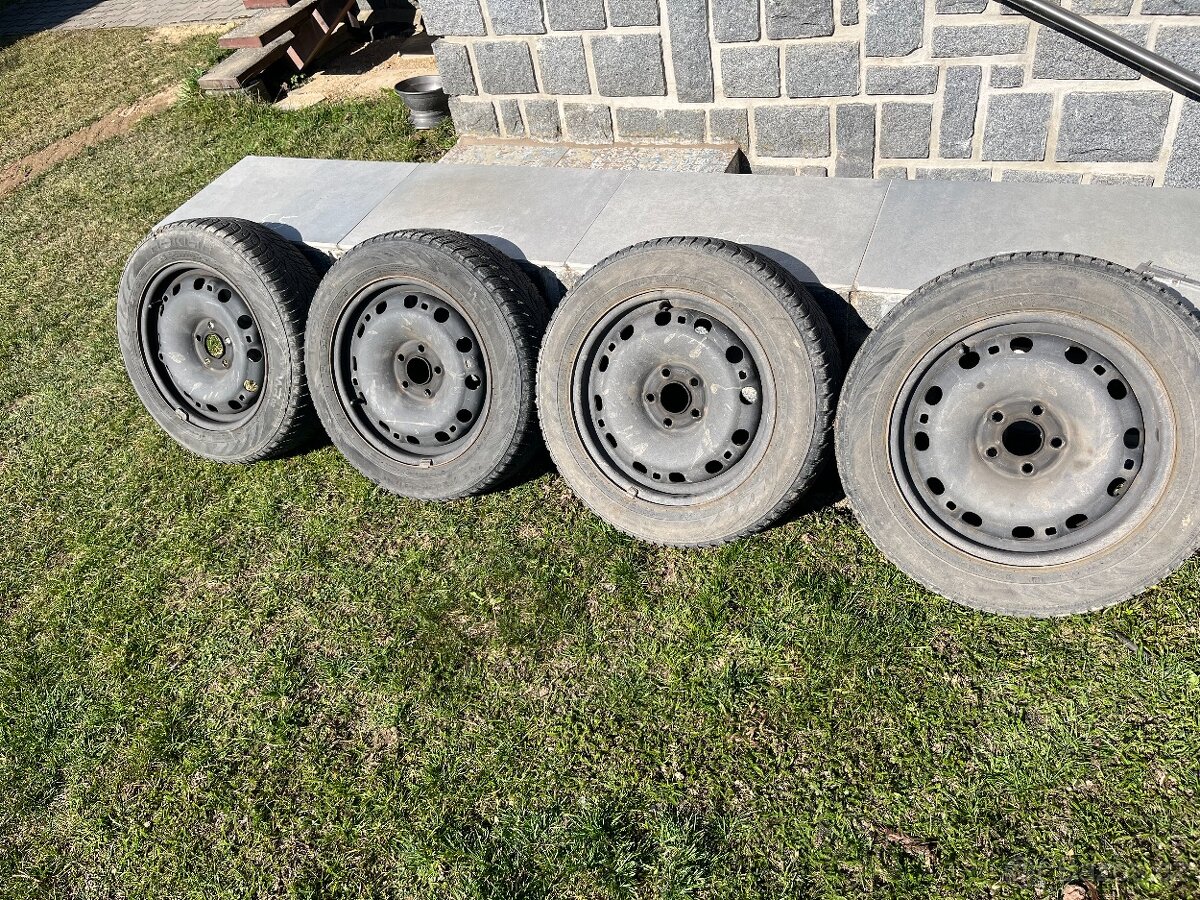 Zimni kola Nokia WR D3 185/60/15