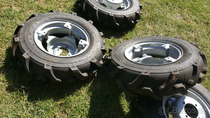 Kola z jednoosého malotraktoru