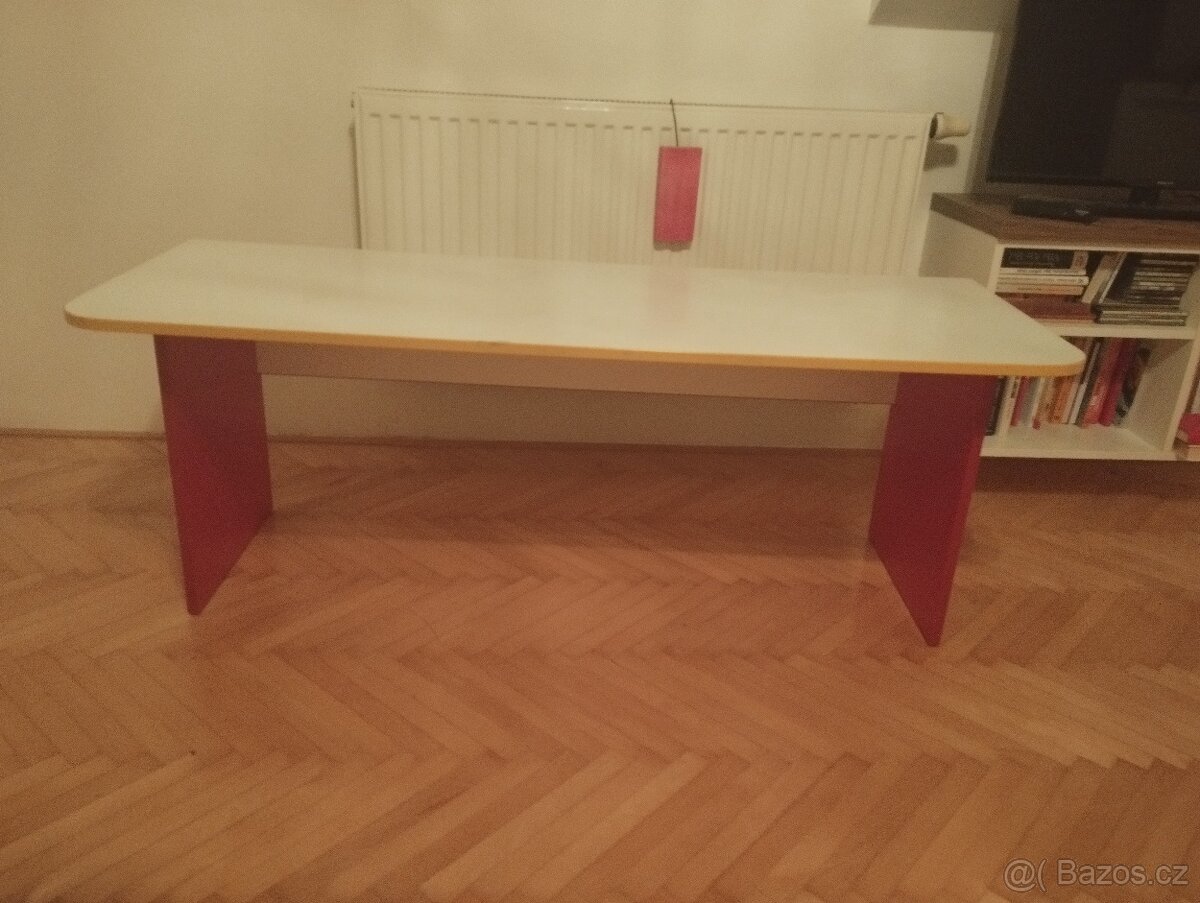 Stolek, výška cca 55,5 cm, délka 150cm