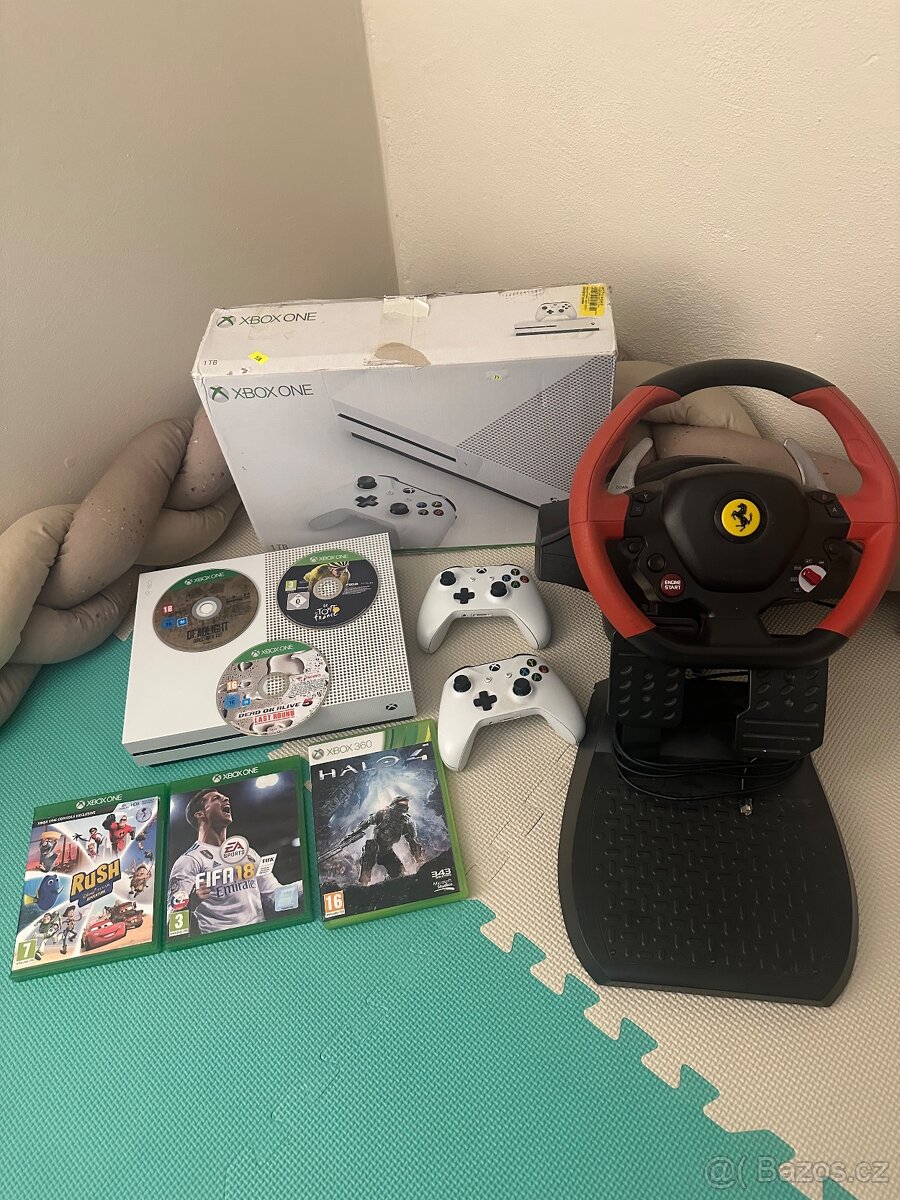 Xbox one + volant, pedály + 6 her