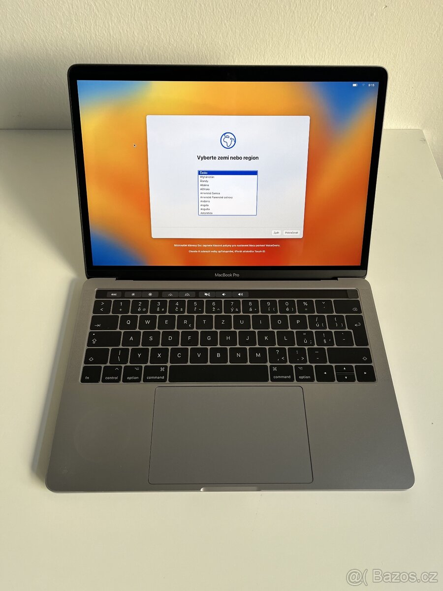Apple Macbook Pro 2017 Touchbar ( Nová baterie ) + Dock