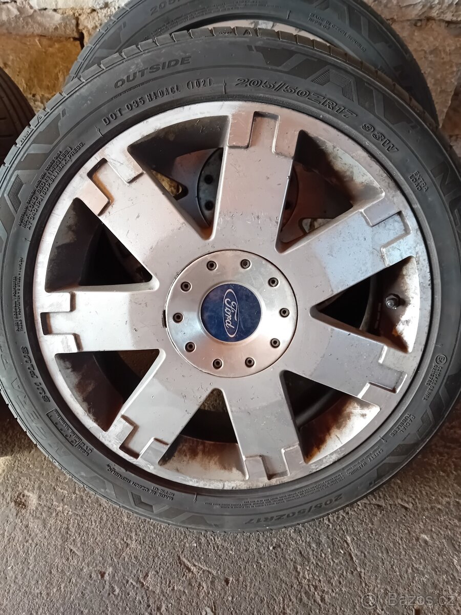 Alu kola Ford