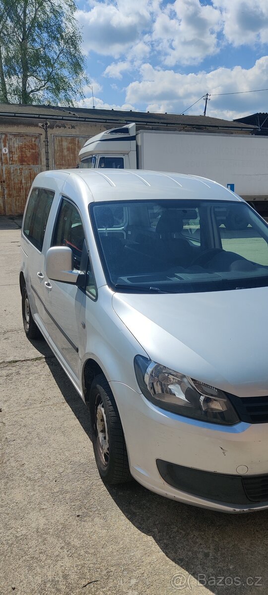 VOLKSWAGEN CADDY 1.2 tsi 77kw rok 2011