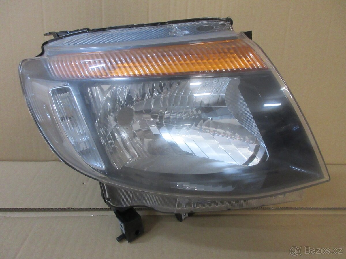 Ford Ranger ET 2011 - 2022 pravá přední lampa