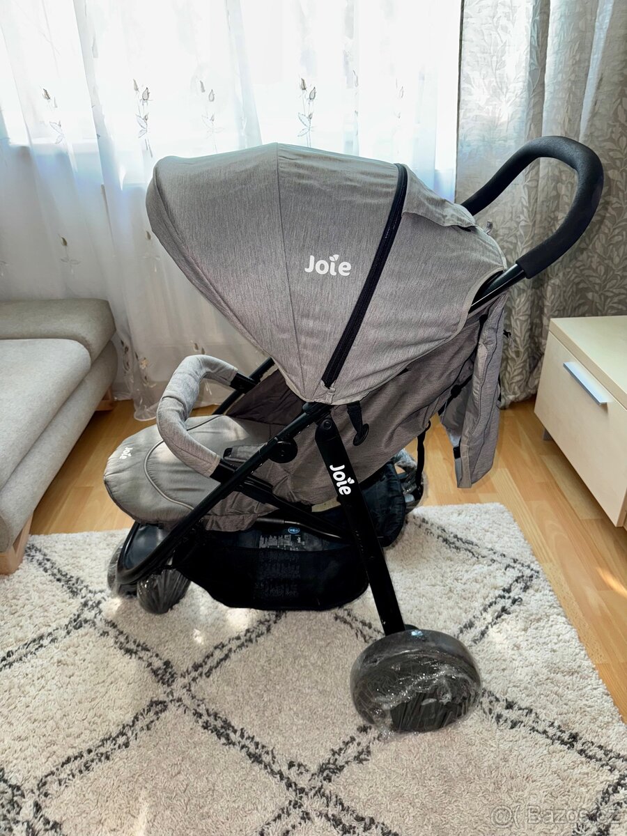 Sportovní kočárek Joie