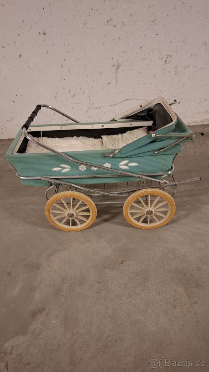 Prodám retro kočárek pro panenky Liberta.
