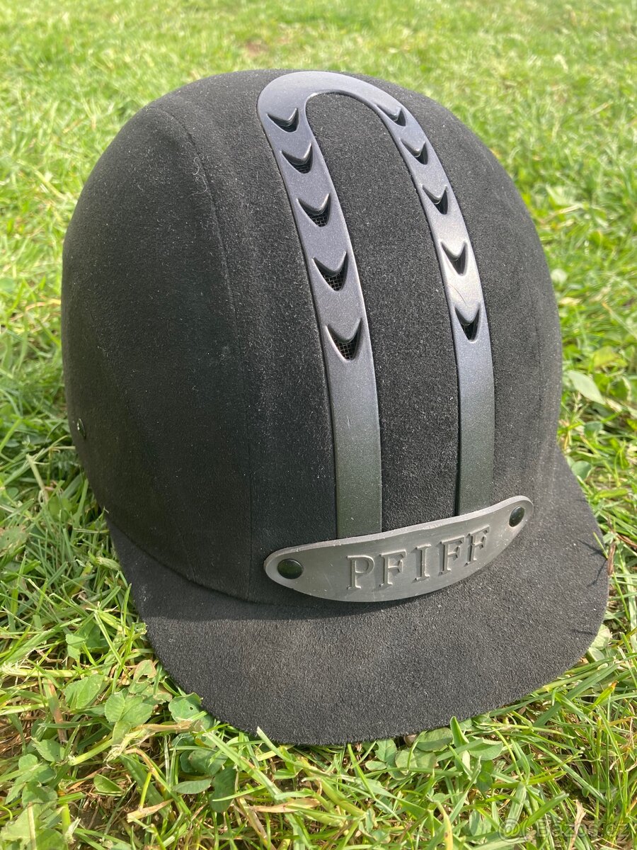 Dětská jezdecká přilba 53 cm