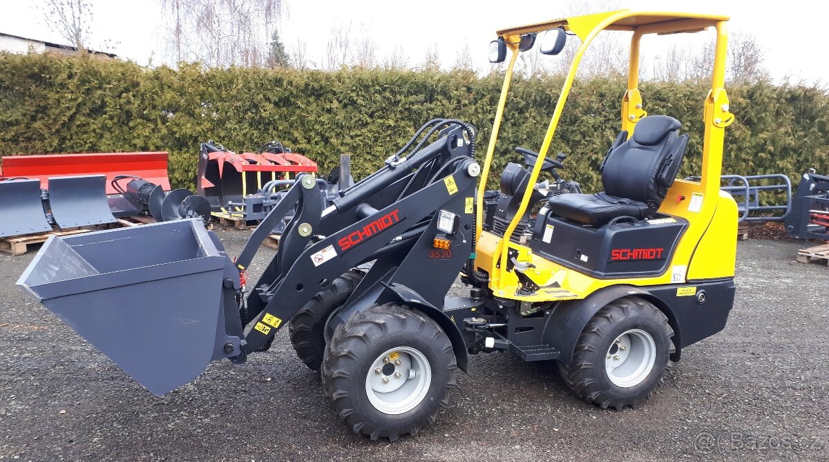 mininakladač Schmidt 3530, motor kubota