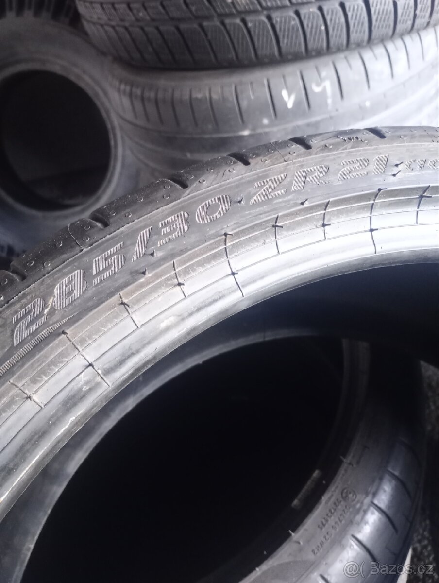 Letní pneu Pirelli 285/30 r 21
