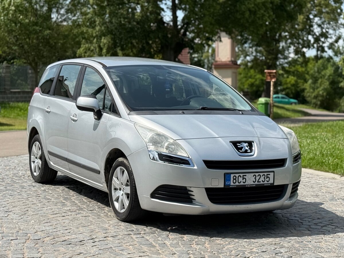 🔵 Peugeot 5008 1.6 benzĂn | 7 mĂst | Po servisu.