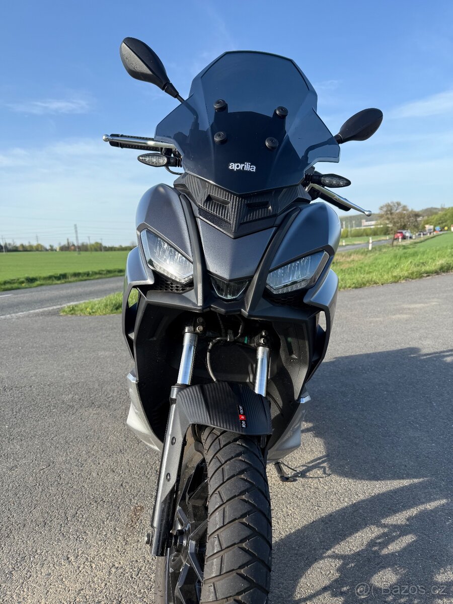Aprilia SR GT 200
