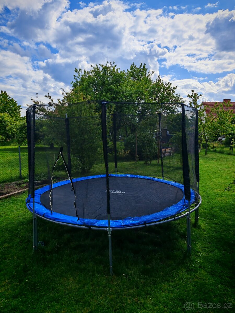 Trampolína super jump