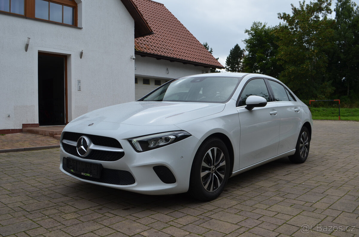 PRODÁM MERCEDES BENZ A 180D NOVÝ MODEL 2022 110.000KM DPH