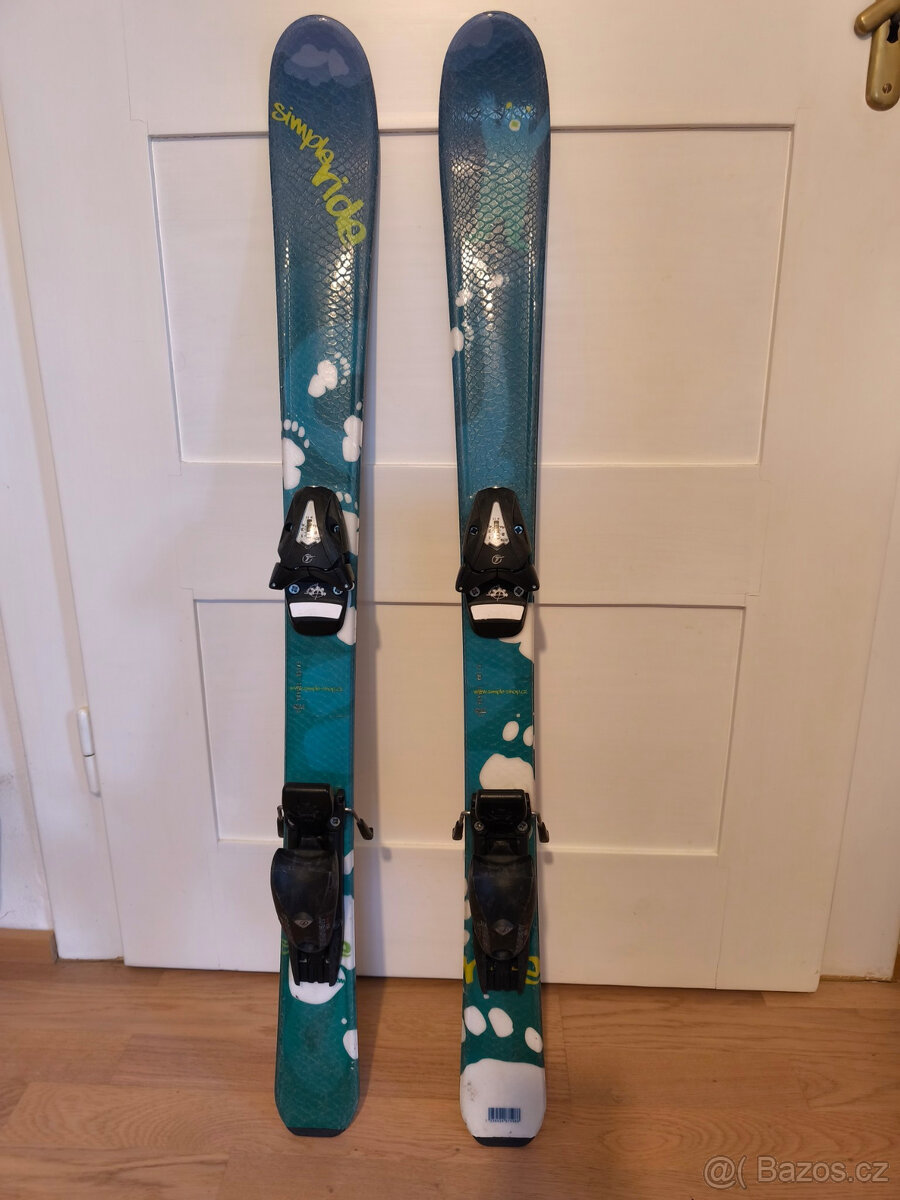 dětské sjezdové lyže + lyžáky + helma