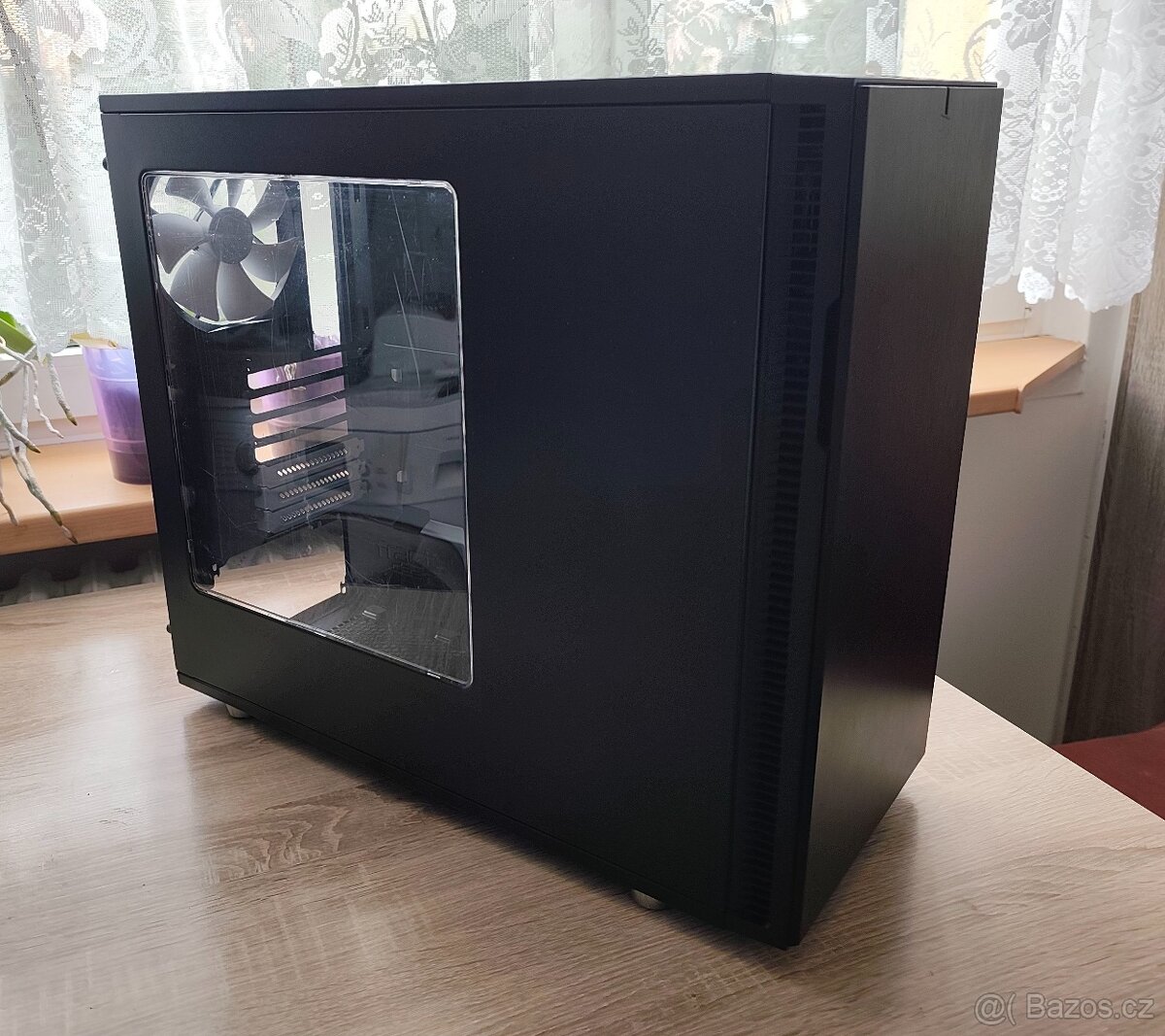 Fractal Design Define R5 Blackout Edition Window