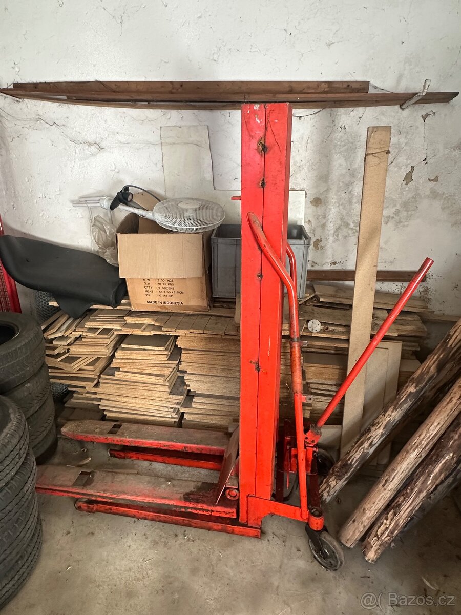 Vysokozdvižný vozík ruční