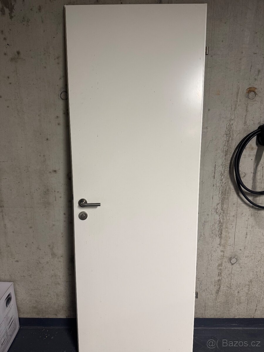 Téměř nové dveře a zárubně od Sapeli - interiérové