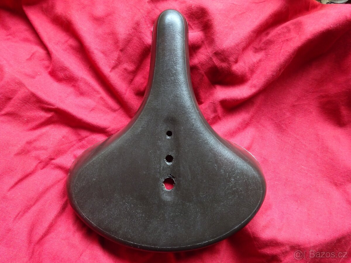 Originální nepoužitý sedák Baťa - uloženka