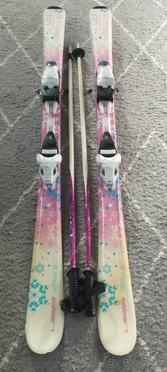 Lyže 130, helma,  hůlky.