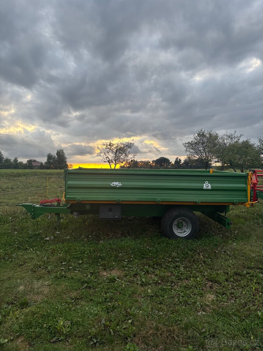 Návěs 5t, třístranný sklápěč, vlečka 5t