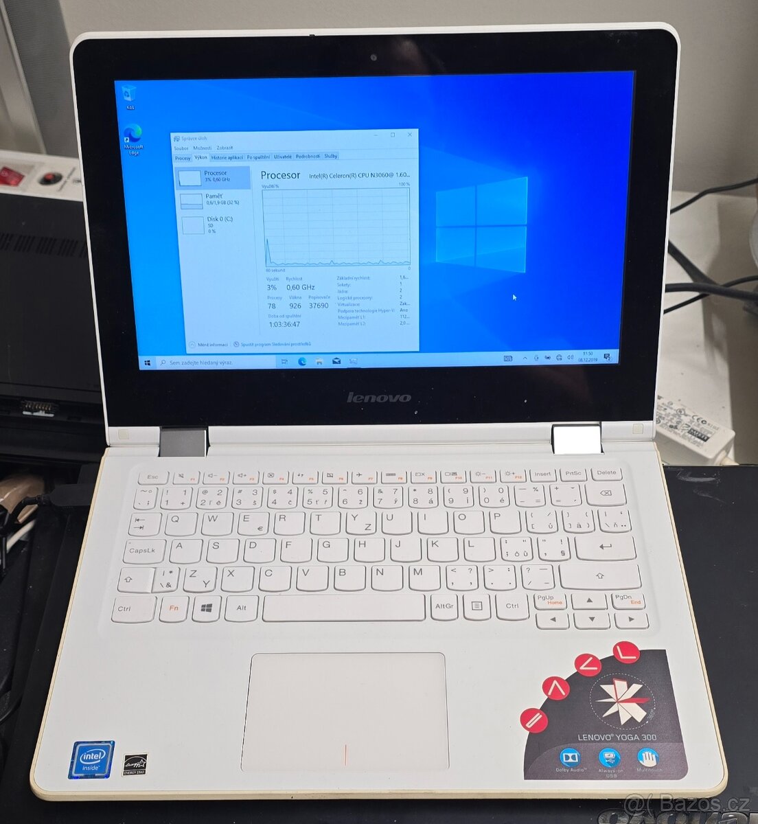 Menší notebook Lenovo