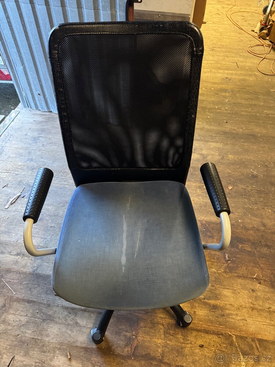 Kancelářská židle