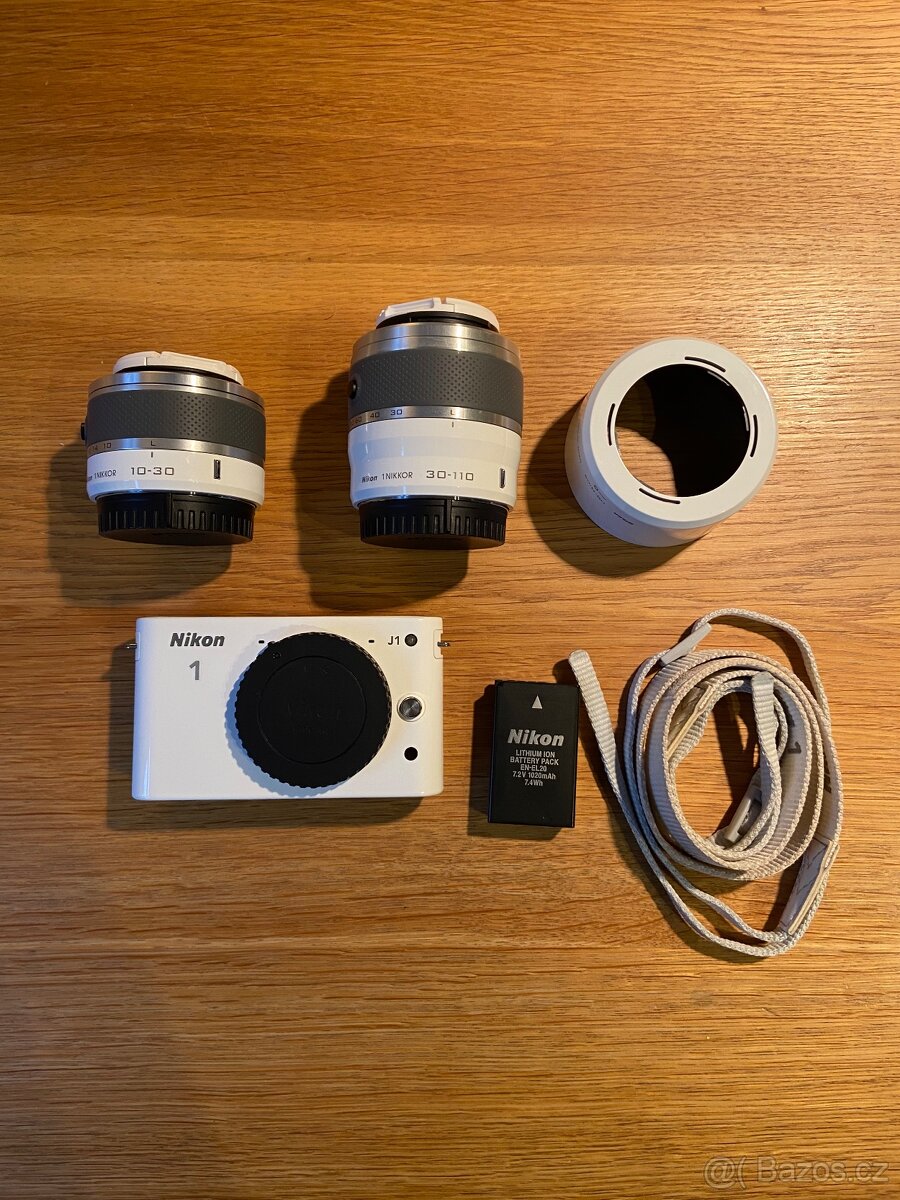 Nikon 1 J1 Bílý