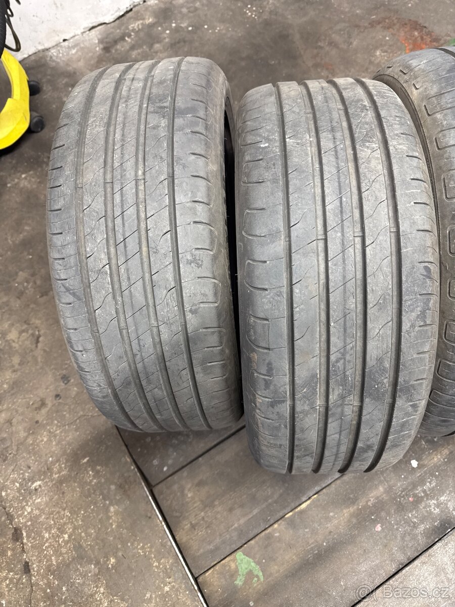 Letní pneu 225/50R17 98V