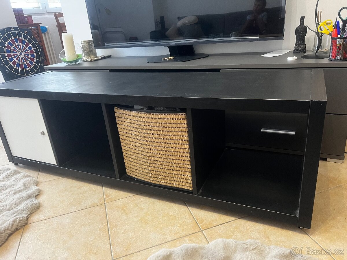 IKEA BESTÅ TV skříňka – černá