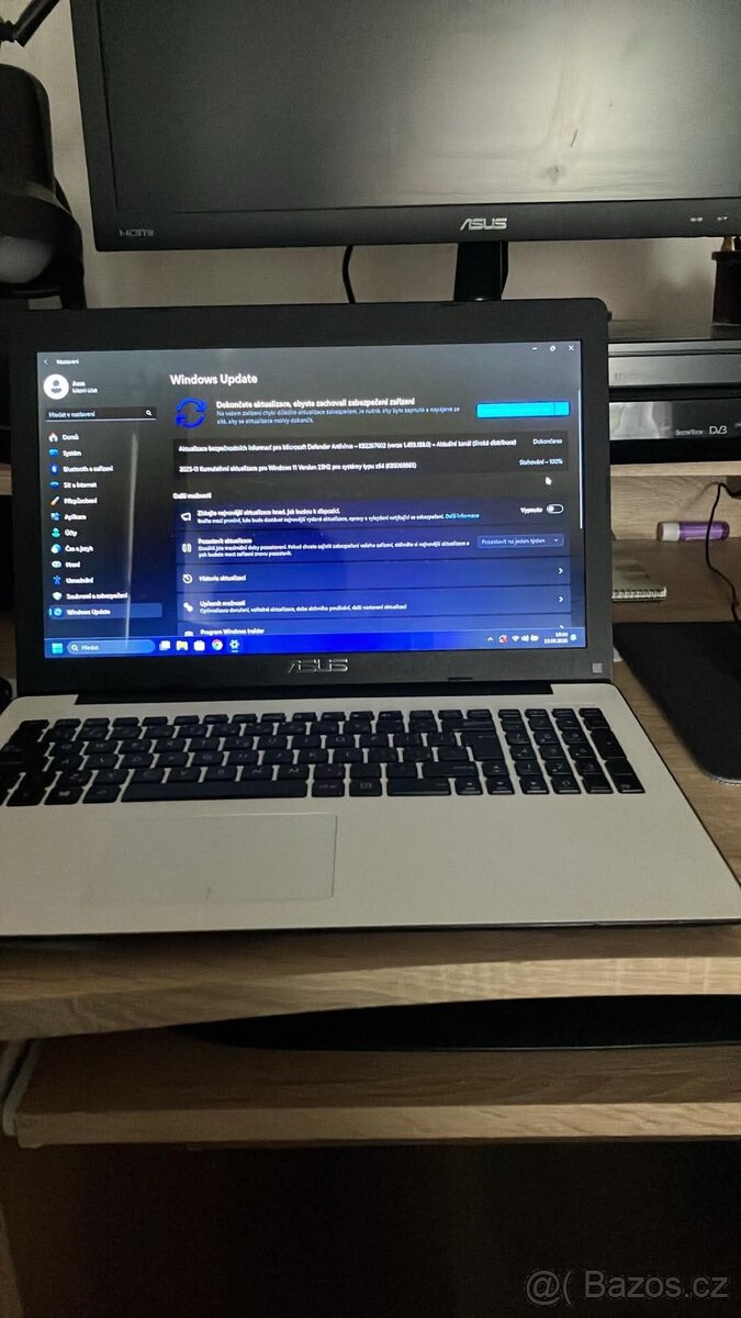 Asus x553 na díly