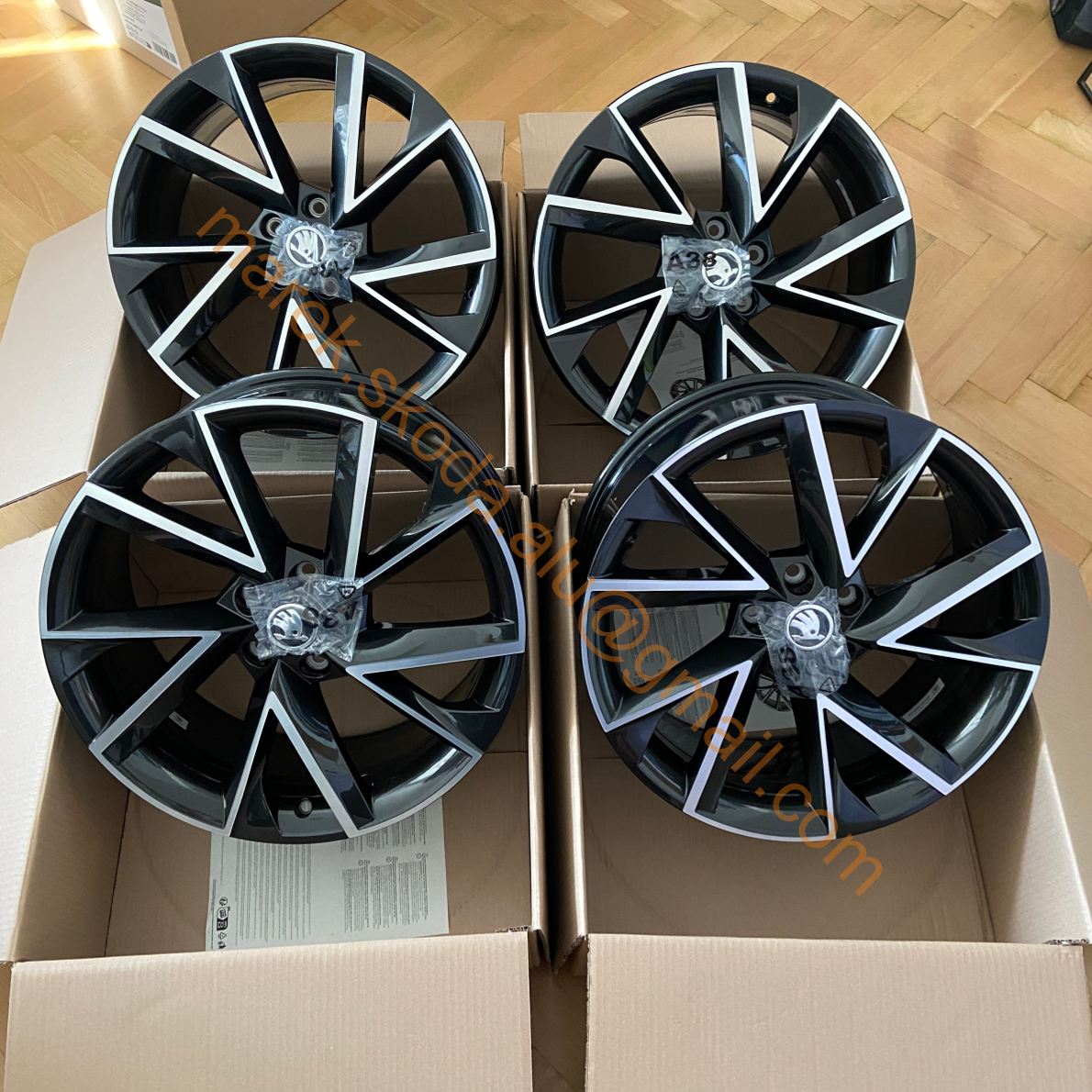 NOVÉ KAROQ R19 VEGA ČERNÉ ODPOČET DPH