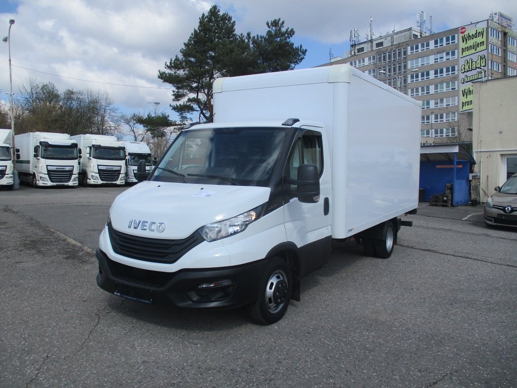 Iveco Daily 35C16 hydr. čelo 8 palet, 40 000 km