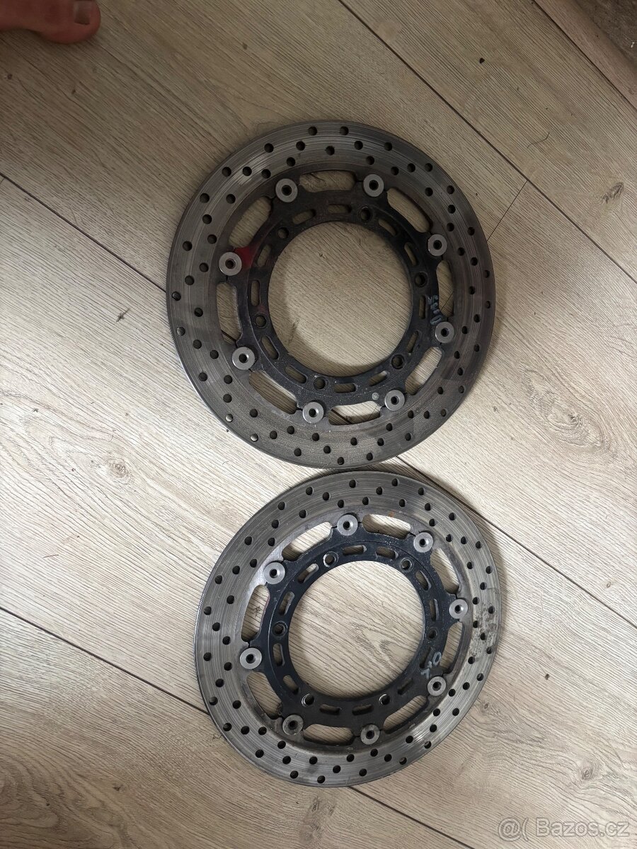 Kotouce na Yamaha R1 00-03 Xjr 1300 FZS 1000 BT 1100 Buldog.