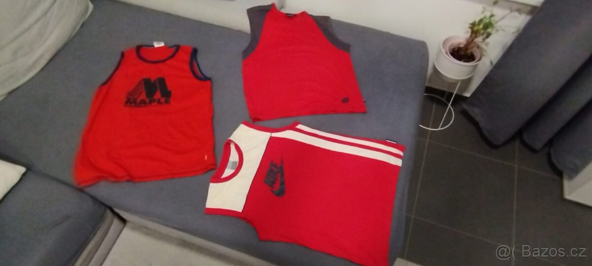 Tílka Nike xl, Maple l, Alpine Pro xl cena za 3kusy